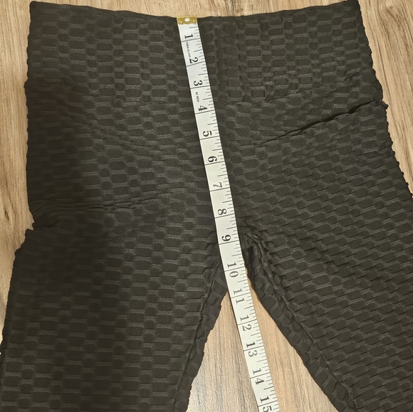 Black Textured Leggings - Picture 5 of 6